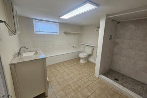 48 Bay Street Long Hill NJ 07980