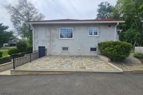 48 Bay Street Long Hill NJ 07980