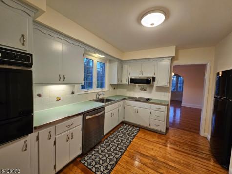 48 Bay Street Long Hill NJ 07980