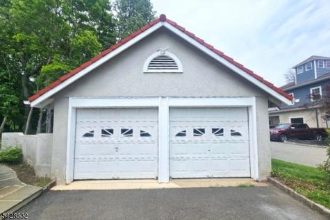 48 Bay Street Long Hill NJ 07980