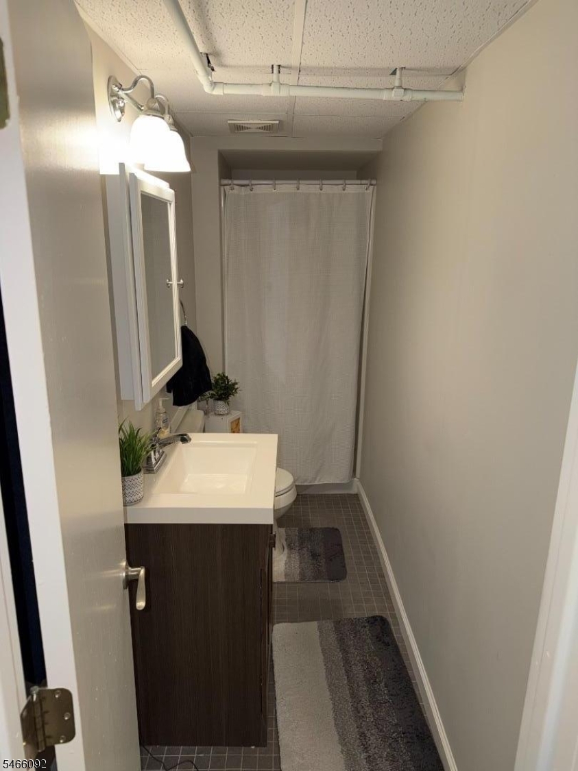 424 Greylock Parkway Belleville NJ 07109