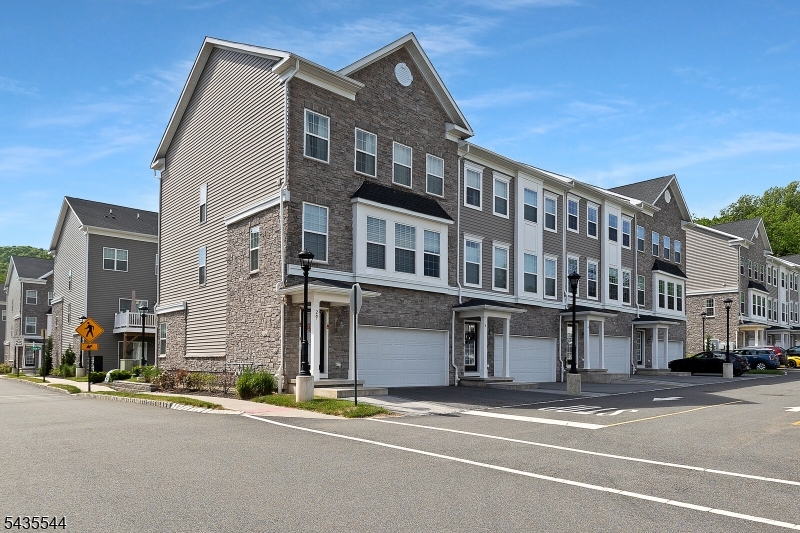 6 Martin Place Morris Plains NJ 07950