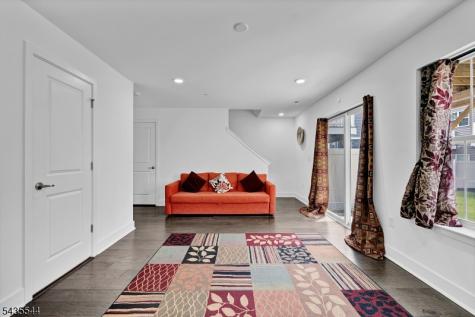 6 Martin Place Morris Plains NJ 07950