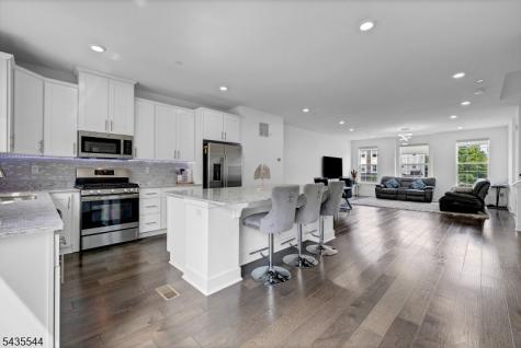 6 Martin Place Morris Plains NJ 07950