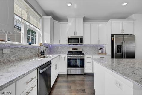 6 Martin Place Morris Plains NJ 07950