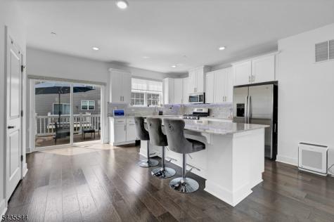 6 Martin Place Morris Plains NJ 07950