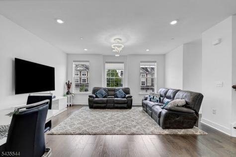 6 Martin Place Morris Plains NJ 07950