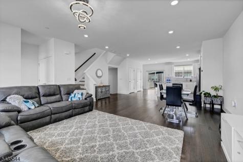 6 Martin Place Morris Plains NJ 07950