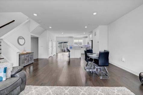 6 Martin Place Morris Plains NJ 07950