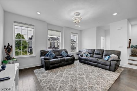 6 Martin Place Morris Plains NJ 07950