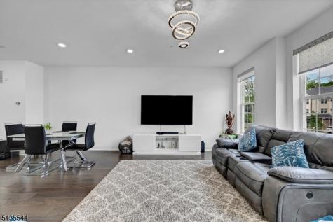 6 Martin Place Morris Plains NJ 07950