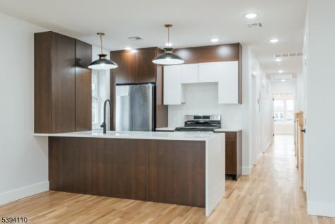 90 Hollywood Avenue East Orange NJ 07018