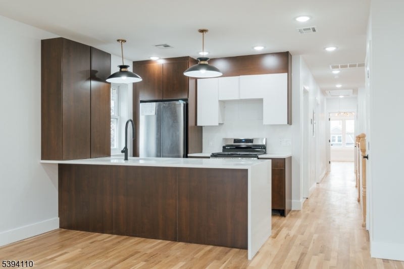 90 Hollywood Avenue East Orange NJ 07018