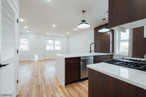 90 Hollywood Avenue East Orange NJ 07018