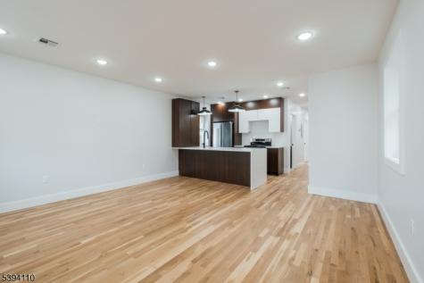 90 Hollywood Avenue East Orange NJ 07018