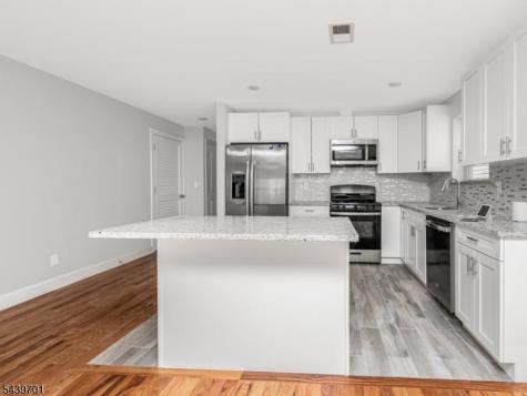 282 W Runyon Street Newark NJ 07108