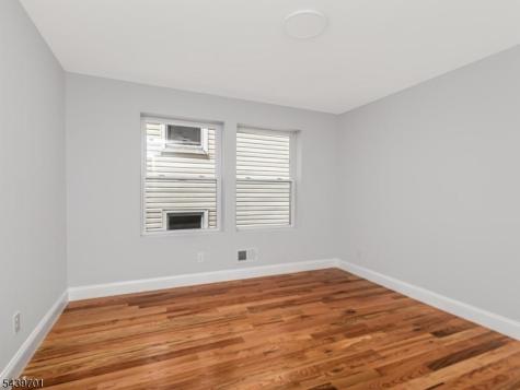 282 W Runyon Street Newark NJ 07108