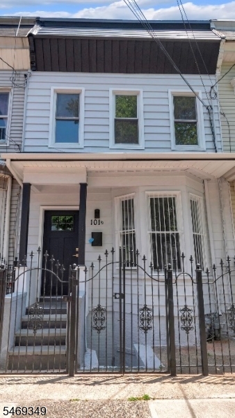 101 Garside Street Newark NJ 07104
