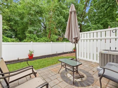 4 Derby Street East Orange NJ 07018