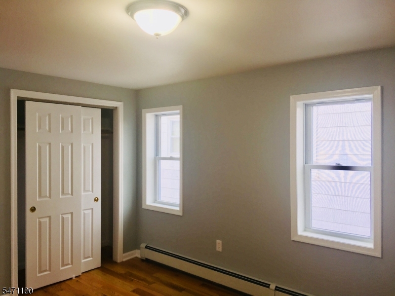 6 Thompson Street Raritan NJ 08869