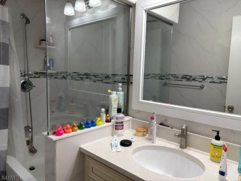 52 Oakwood Avenue Livingston NJ 07039