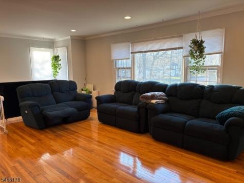 52 Oakwood Avenue Livingston NJ 07039