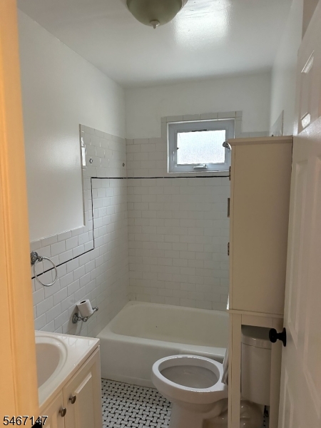 744 Adams Avenue Elizabeth NJ 07201