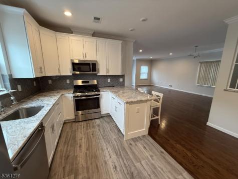 906 Flora Street Elizabeth NJ 07201