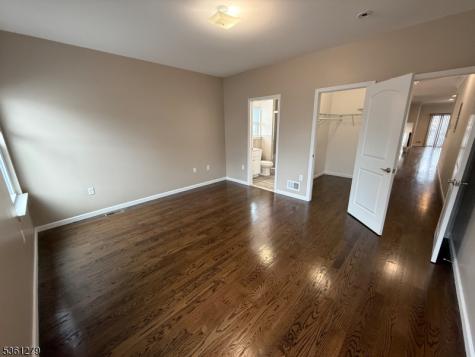906 Flora Street Elizabeth NJ 07201
