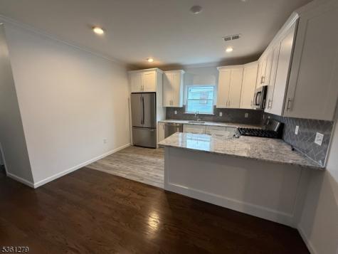 906 Flora Street Elizabeth NJ 07201