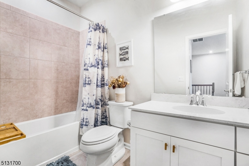 8 Swackhammer Way Mount Olive NJ 07828