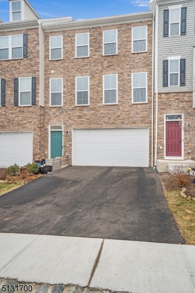 8 Swackhammer Way Mount Olive NJ 07828