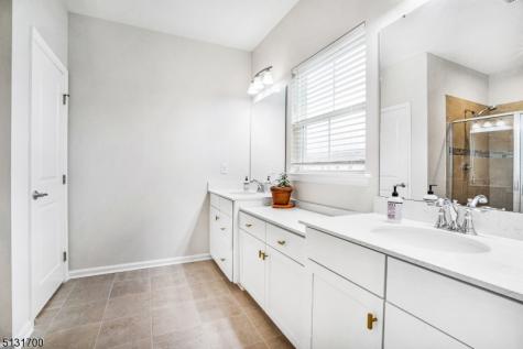 8 Swackhammer Way Mount Olive NJ 07828
