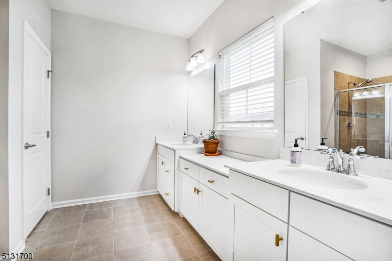 8 Swackhammer Way Mount Olive NJ 07828