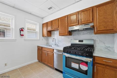 479 Centre Street Nutley NJ 07110