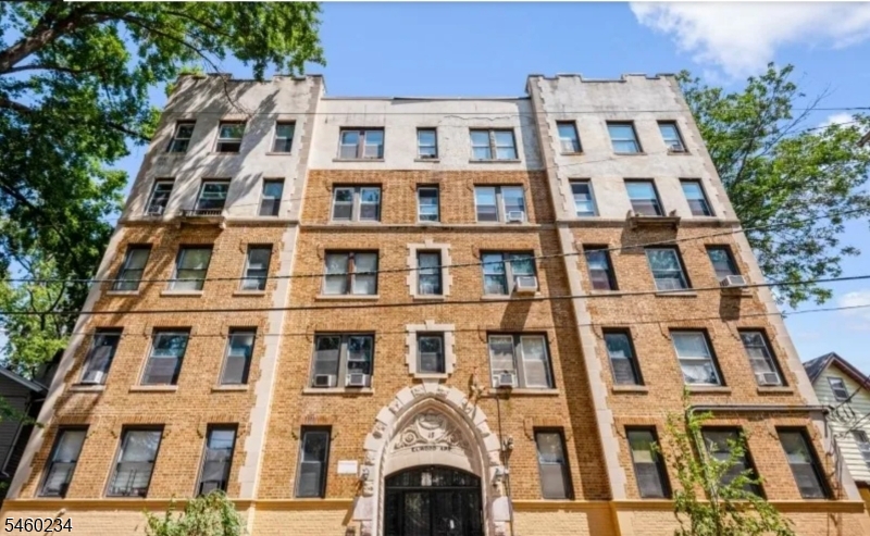 17 Elwood Pl Apt 304 Newark NJ 07104