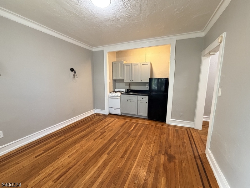 17 Elwood Pl Apt 304 Newark NJ 07104