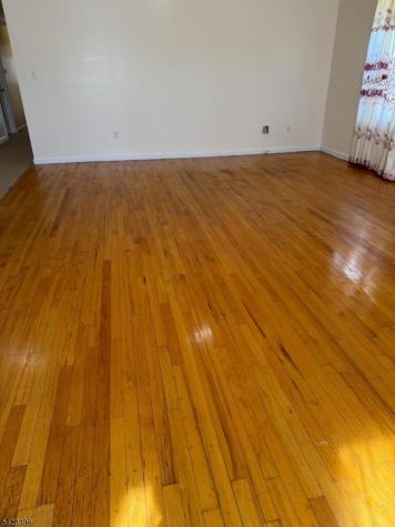 17 Parkway Dr.west East Orange NJ 07017