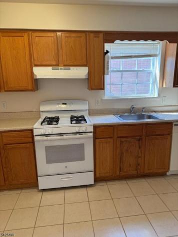 17 Parkway Dr.west East Orange NJ 07017