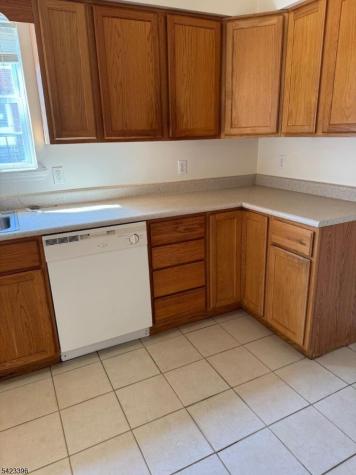 17 Parkway Dr.west East Orange NJ 07017