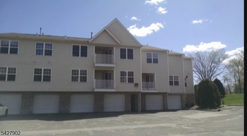37 Parkside Court Wayne NJ 07470
