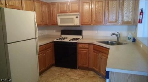 37 Parkside Court Wayne NJ 07470
