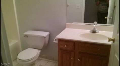 37 Parkside Court Wayne NJ 07470