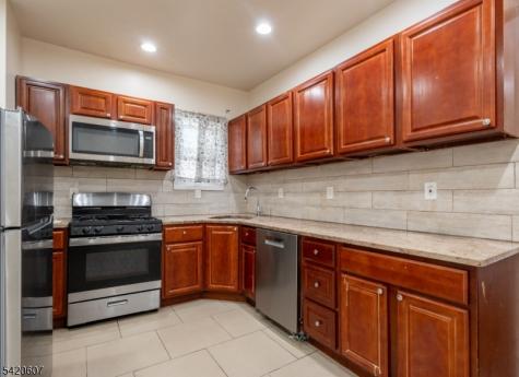 467 Hawthorne Avenue Newark NJ 07112