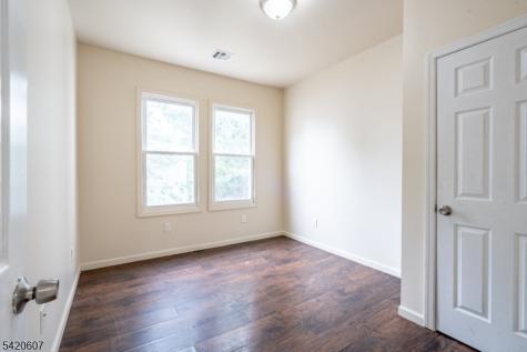 467 Hawthorne Avenue Newark NJ 07112