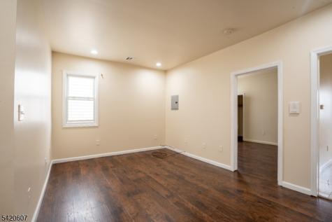 467 Hawthorne Avenue Newark NJ 07112