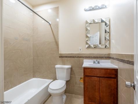467 Hawthorne Avenue Newark NJ 07112