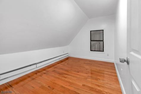 25 Oak Street Paterson NJ 07501