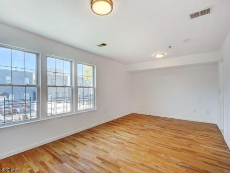 54 Bragaw Avenue Newark NJ 07112