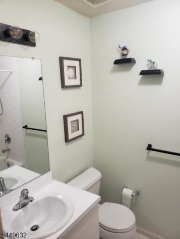 24 Mcchesney Court West Orange NJ 07052